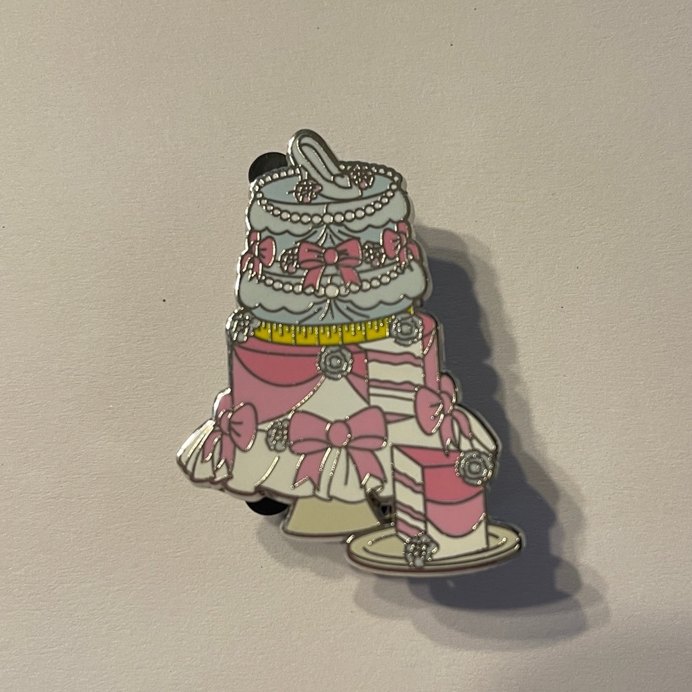 Cinderella Custom Creations Cake Pin